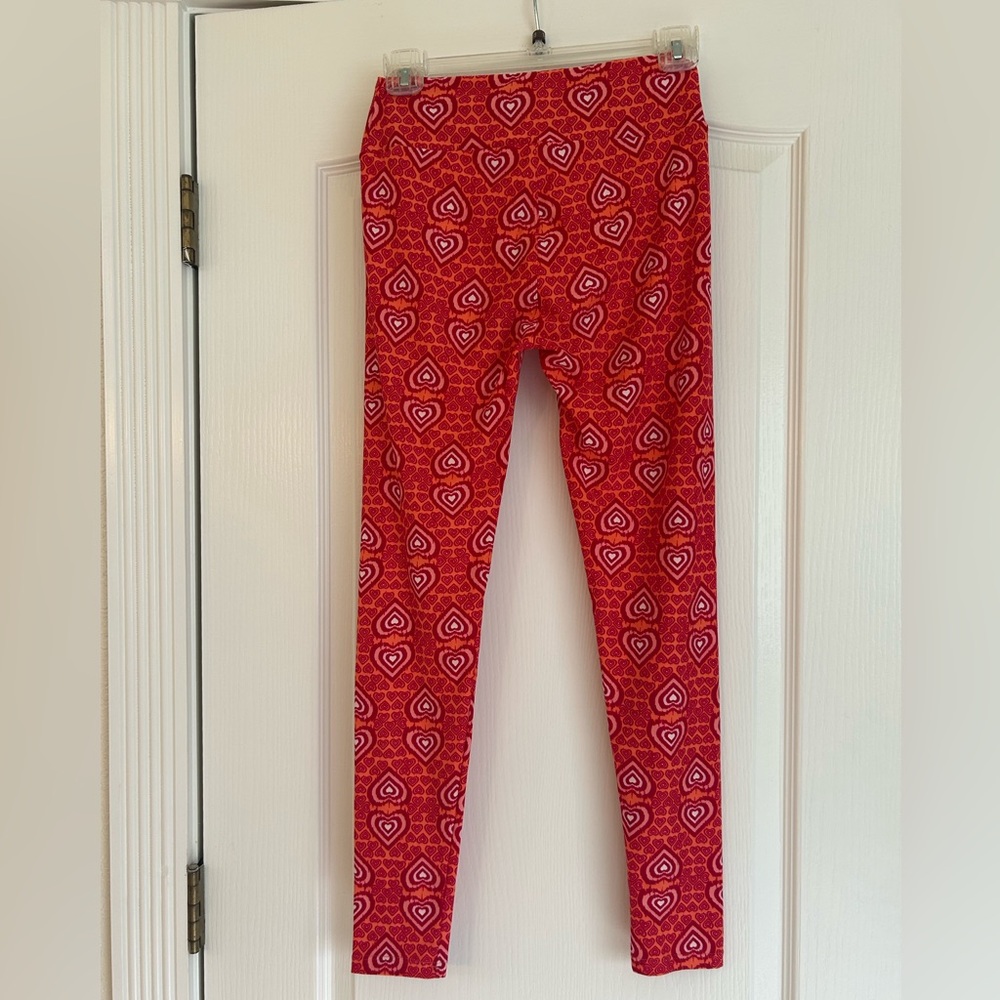 Luluroe Valentines Hearts leggings like new